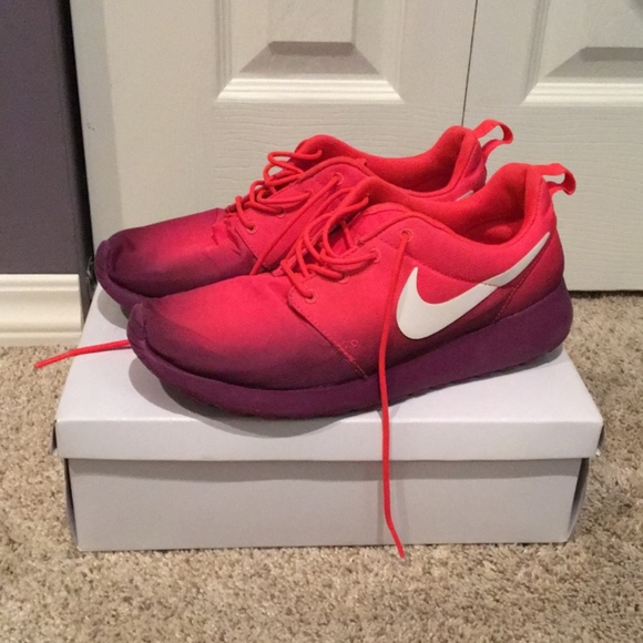 Nike Roshe Run Pink/Orange/Purple Ombré sneakers - Picture 1 of 6